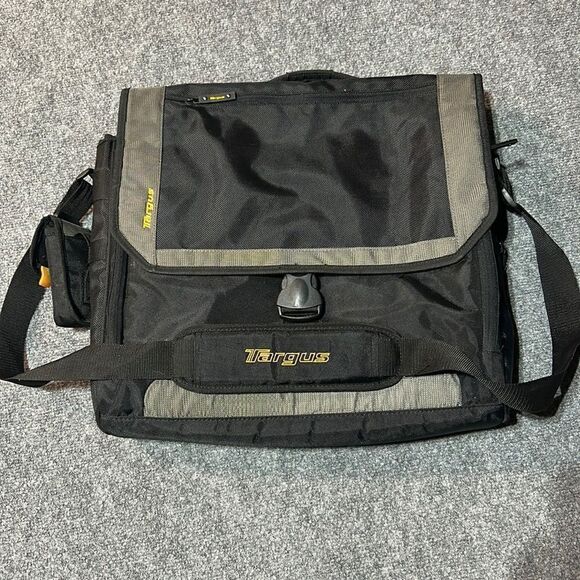 Heavy Duty Laptop Travel Bag - Picture 1 of 8